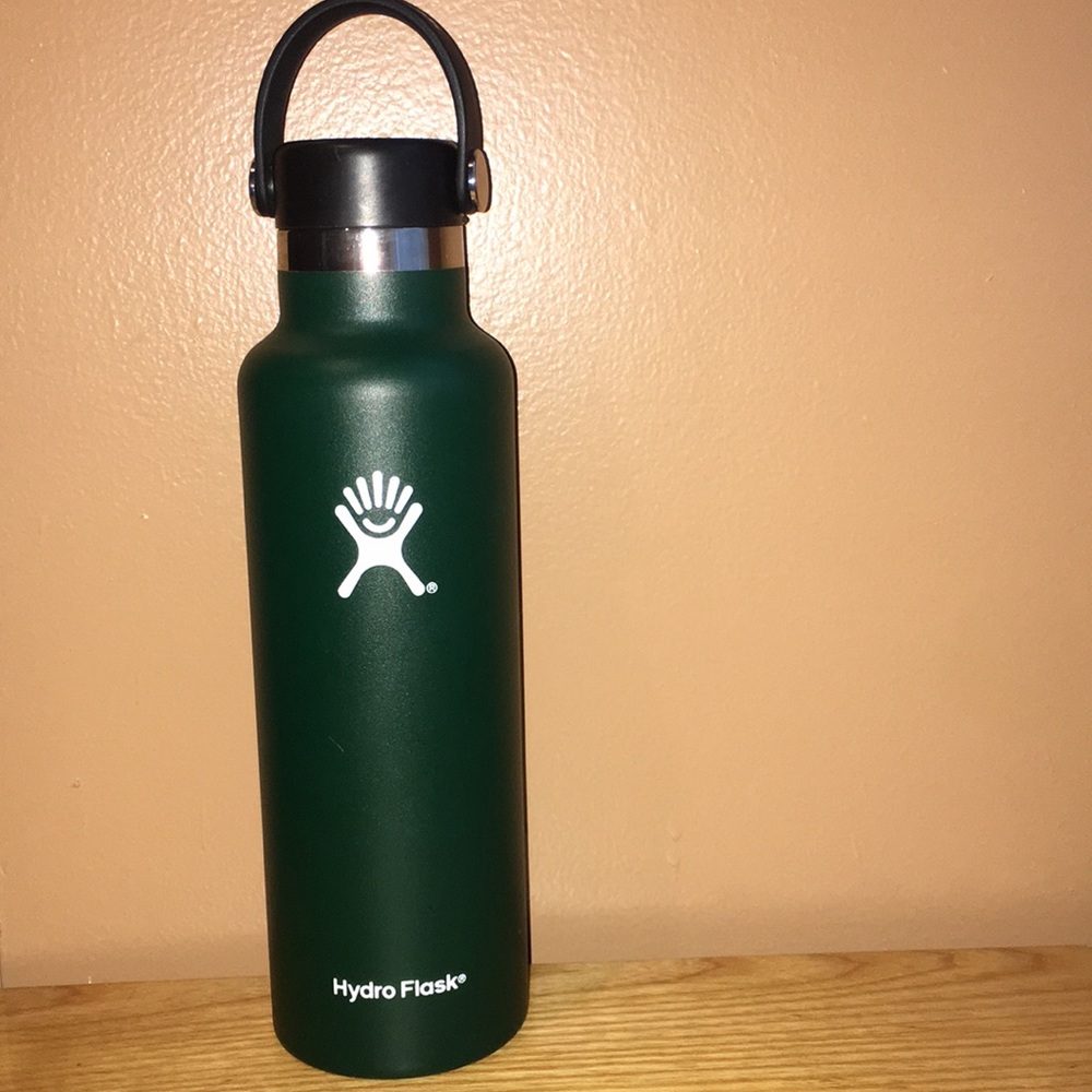 Green Hydro Flask Insulated Water Bottle 21oz